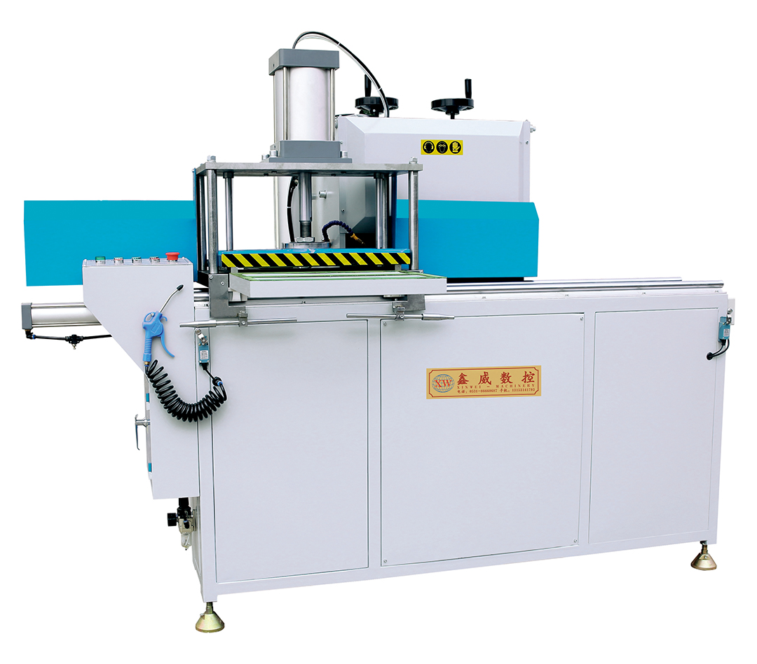 LXDB-250S 铝门窗重型自动排料调刀端面铣床 ( 三轴四刀型 )