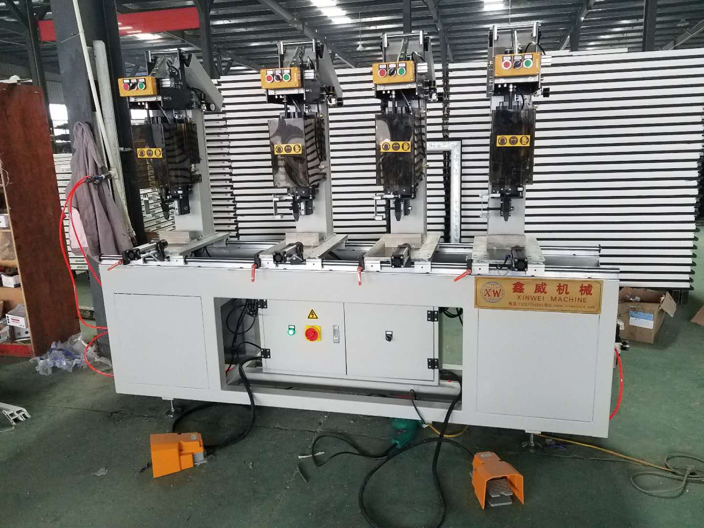 四位钢衬攻丝机